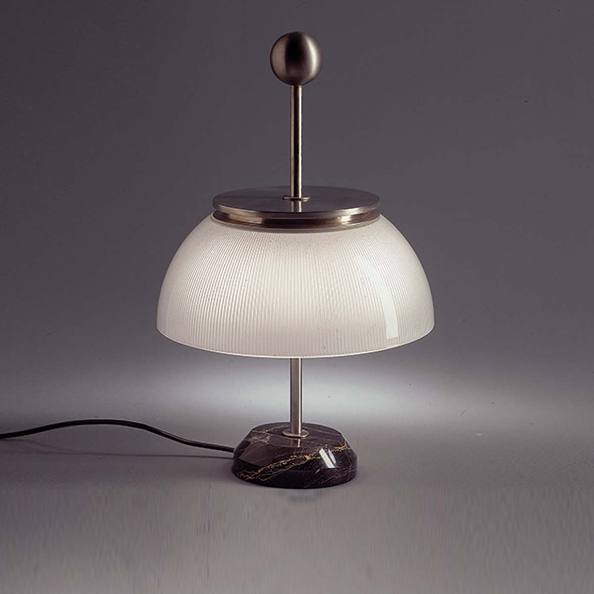 Artemide Alfa TavoloNickel / schwarz