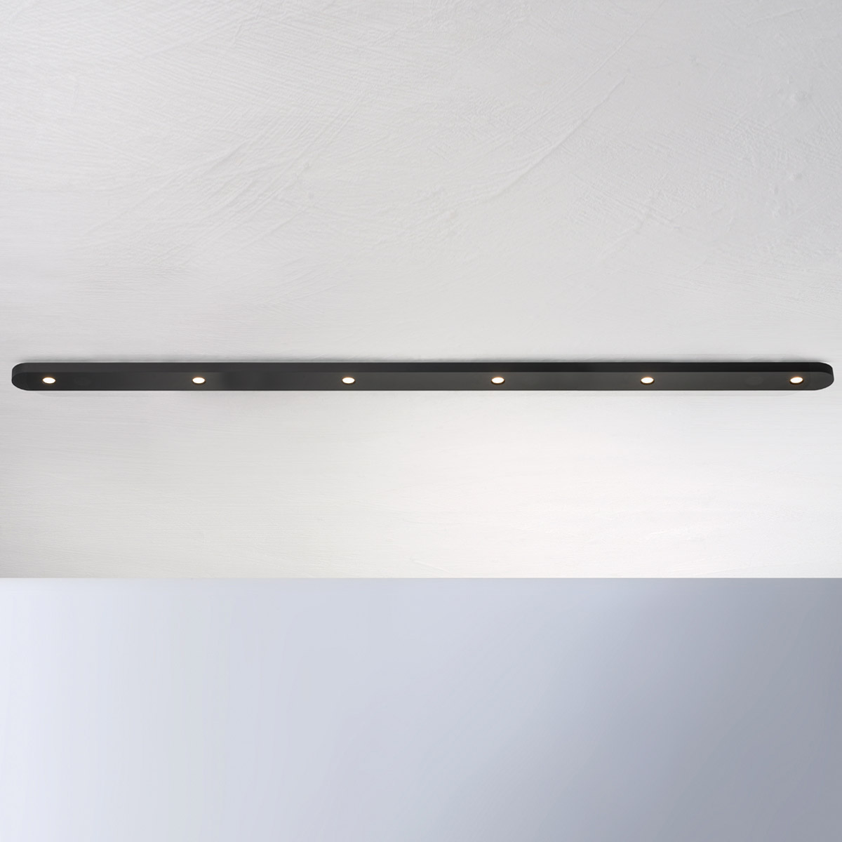 Bopp Close LED Deckenleuchte, 110 x 5 cmschwarz eloxiert