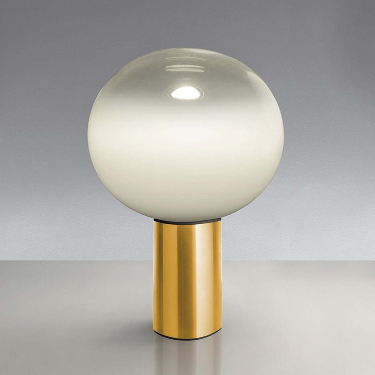 Artemide Laguna Tavolo, Struktur: MessingØ: 26 cm, Diffusor transparent, mit Dimmer