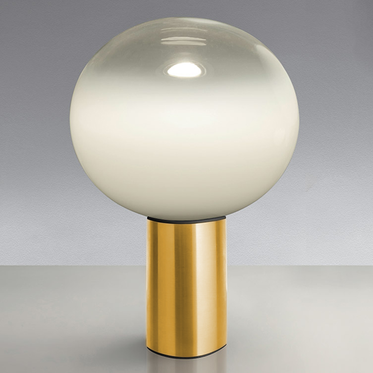 Artemide Laguna Tavolo, Struktur: MessingØ: 37 cm, Diffusor transparent, mit Dimmer