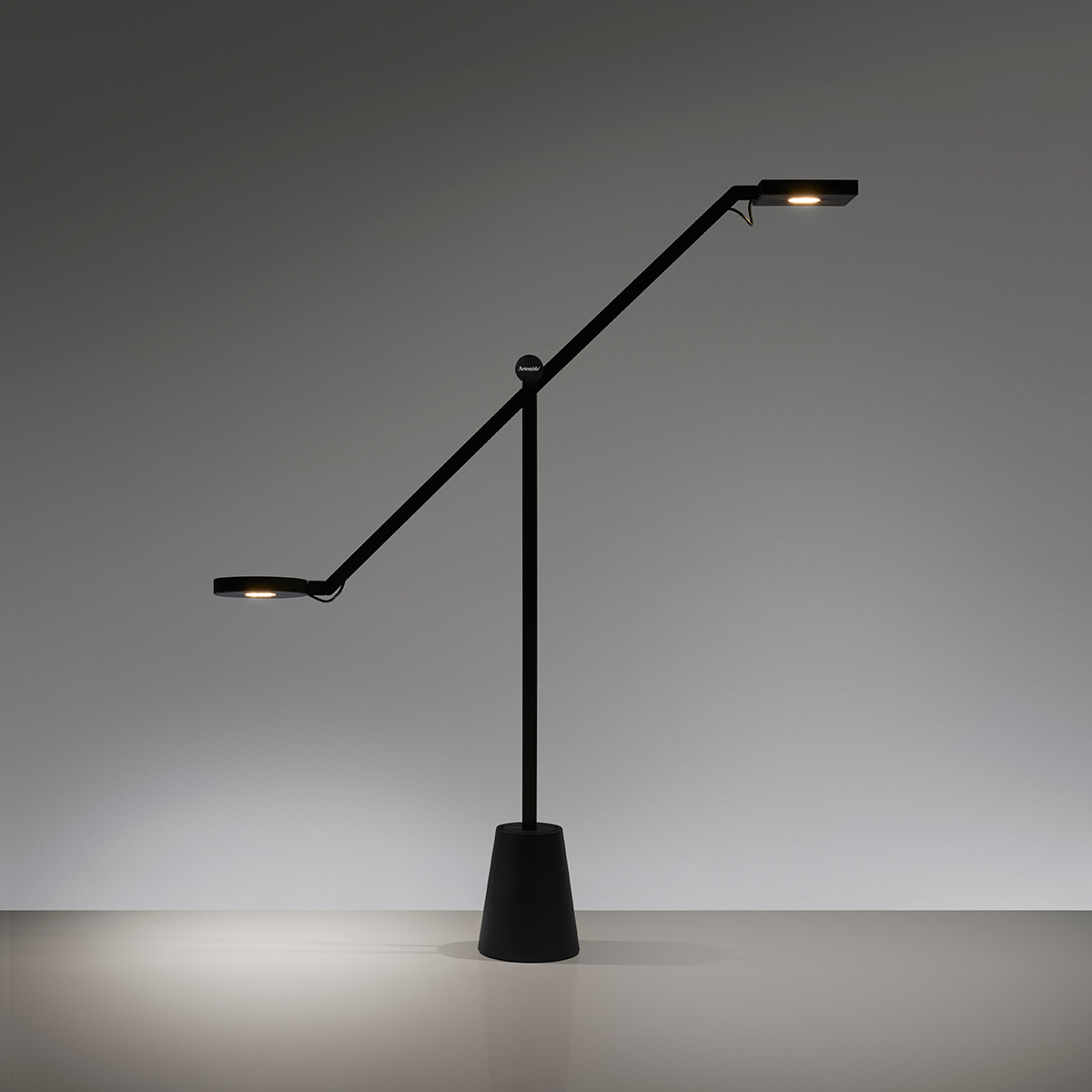 Artemide Equilibrist LED Tavoloschwarz